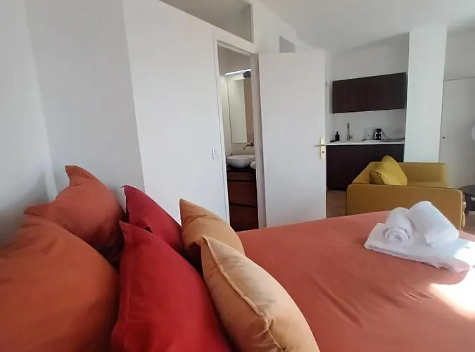 Balcony Floor 公寓 *