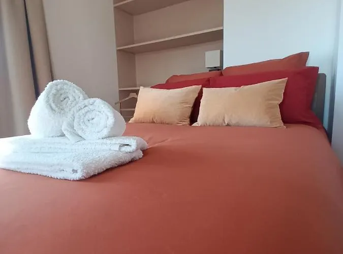 Balcony Floor 公寓