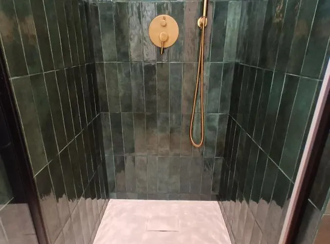 Balcony Floor 公寓 *