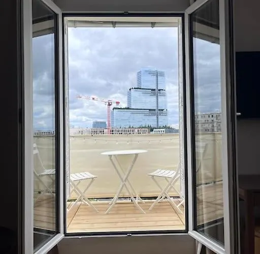 公寓 Balcony Floor *